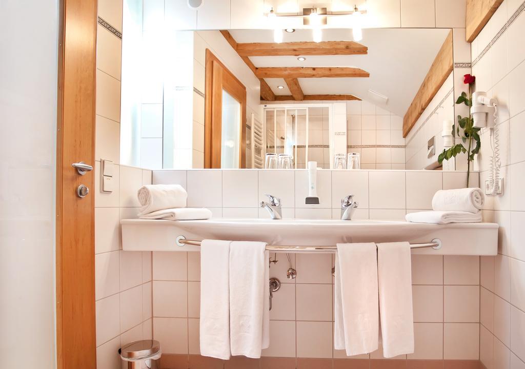 Hotel Binggl Mauterndorf  Bagian luar foto